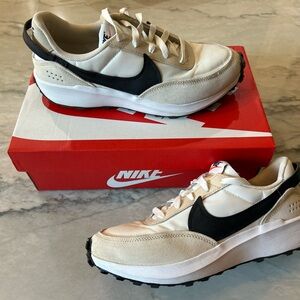 Women’s Nike waffle debut